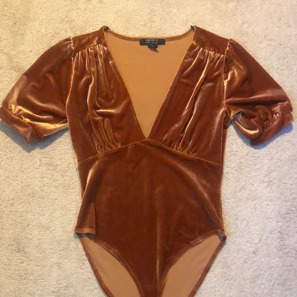 Forever 21 Tops - NWOT Forever 21 Velvet Bodysuit